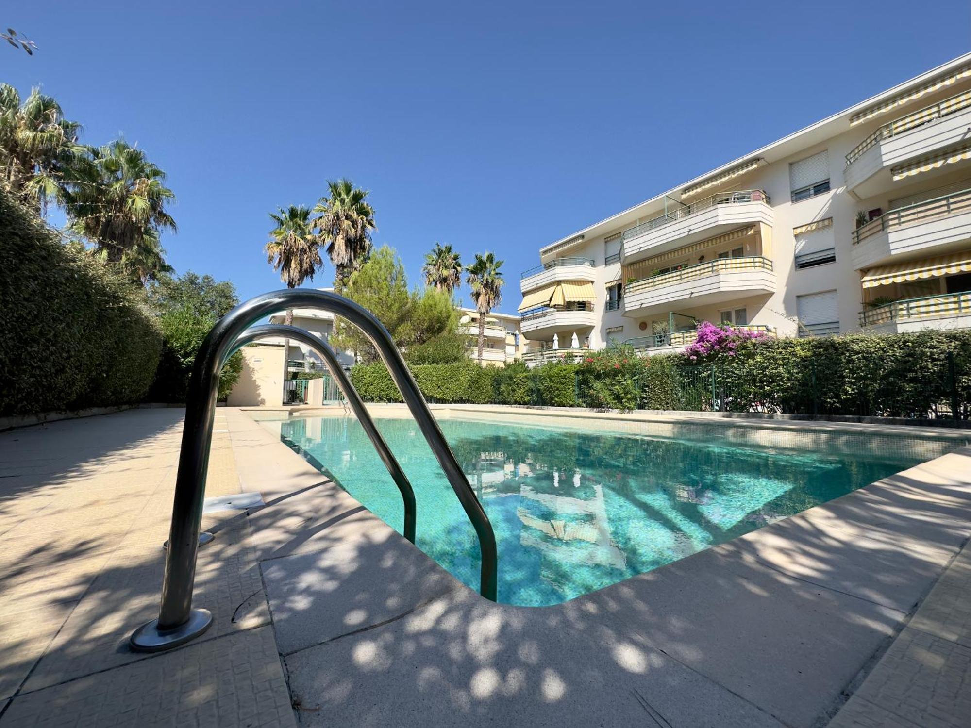 Regent Cote D'Azur Air-Conditioned, Pool, Garden & Parking Villeneuve-Loubet Eksteriør billede
