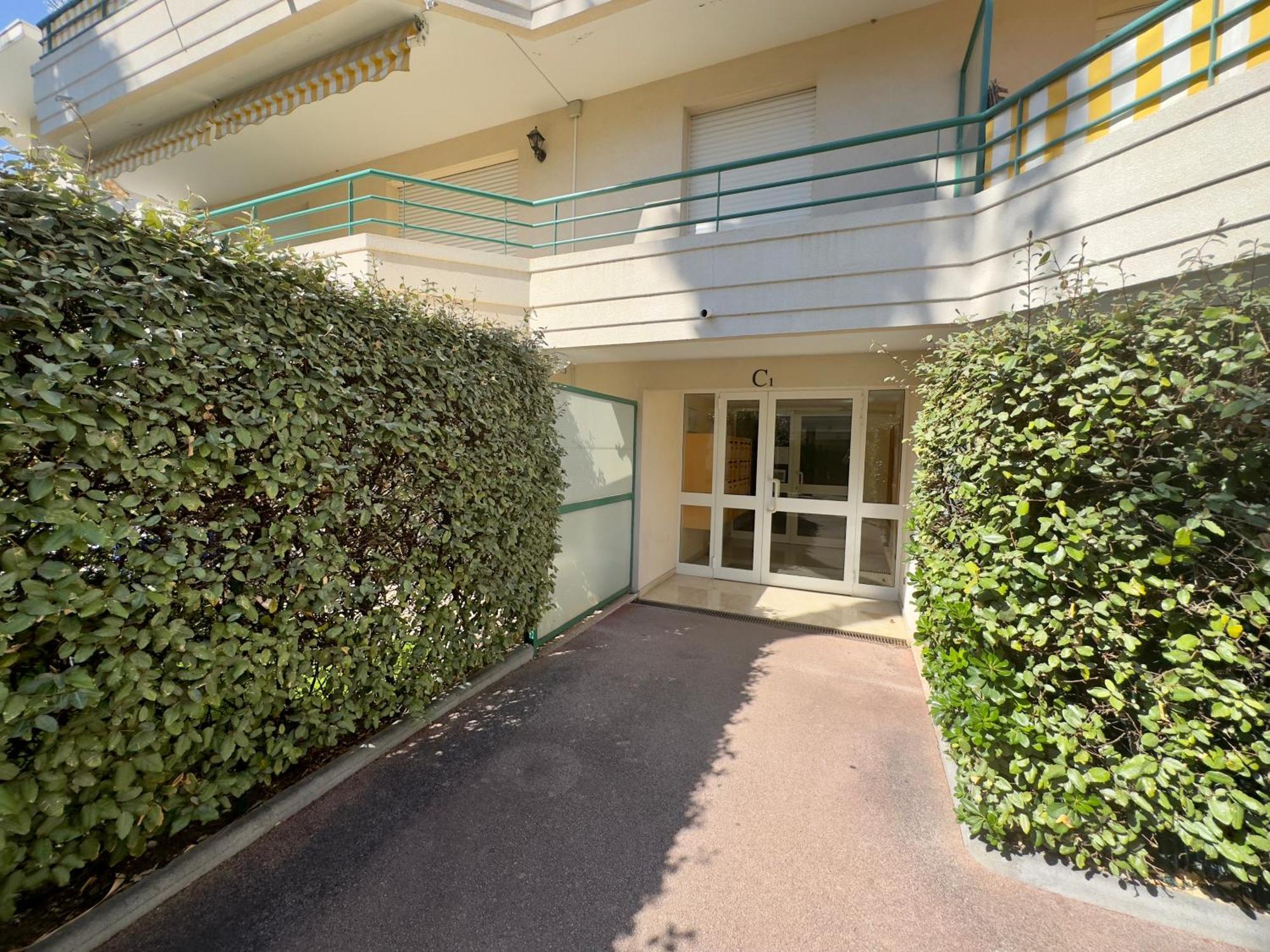 Regent Cote D'Azur Air-Conditioned, Pool, Garden & Parking Villeneuve-Loubet Eksteriør billede