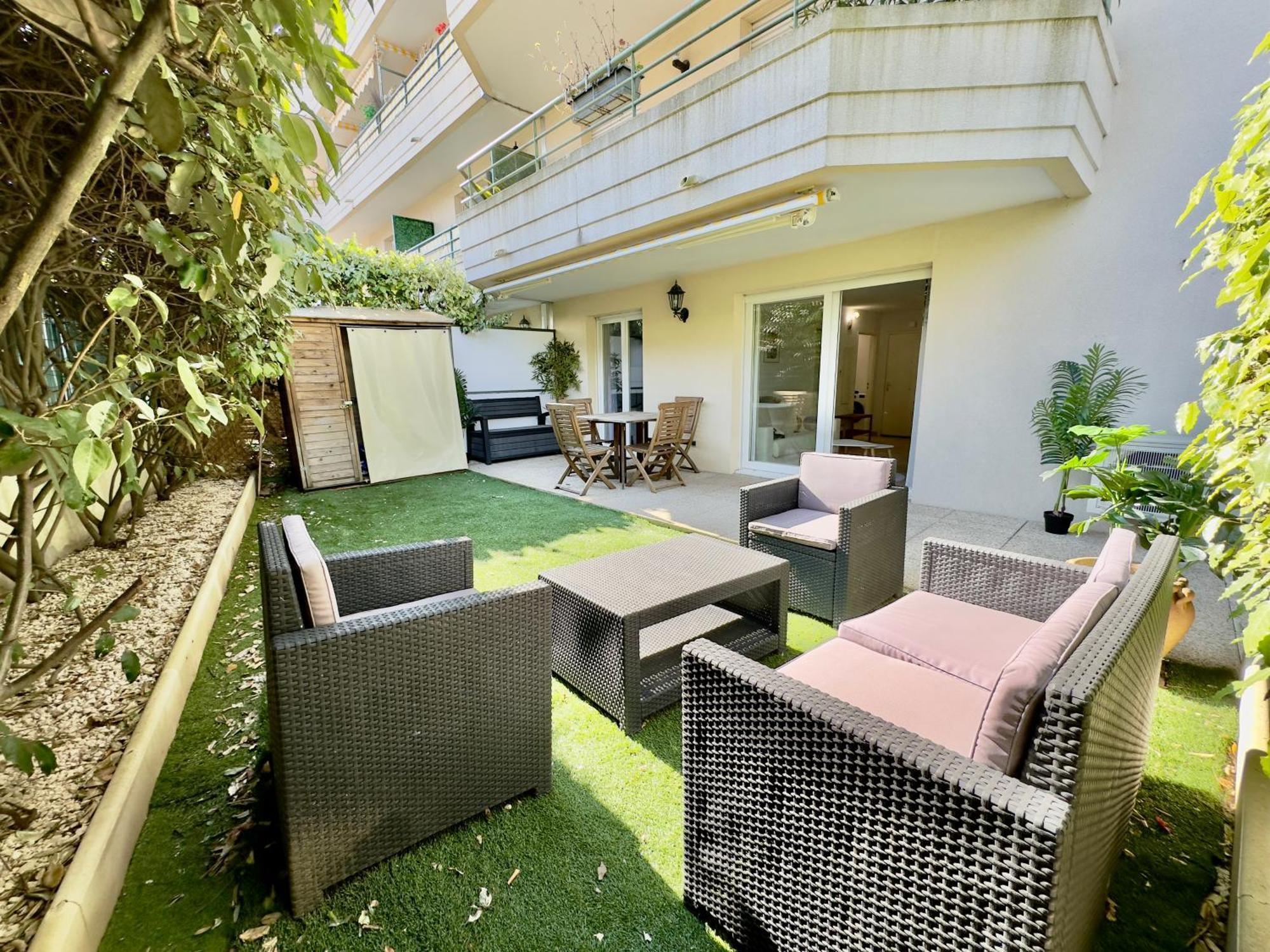 Regent Cote D'Azur Air-Conditioned, Pool, Garden & Parking Villeneuve-Loubet Eksteriør billede