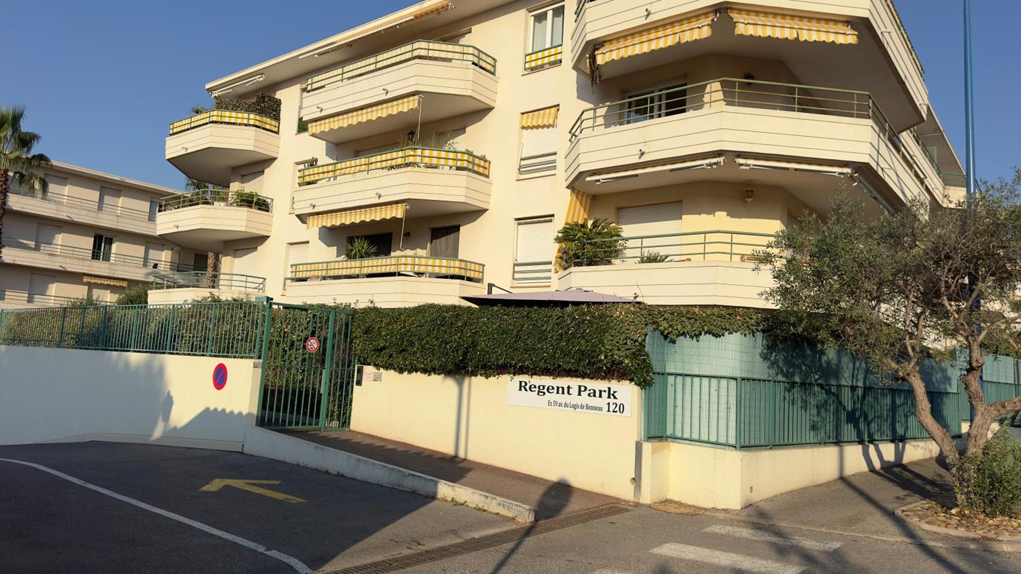 Regent Cote D'Azur Air-Conditioned, Pool, Garden & Parking Villeneuve-Loubet Eksteriør billede